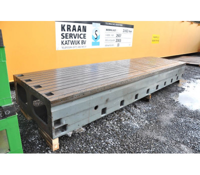 T-slot Table, 5550 x 1500 x 620 mm