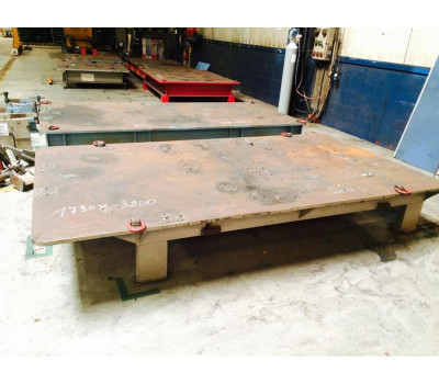 Welding table, 3200 x 1730 mm