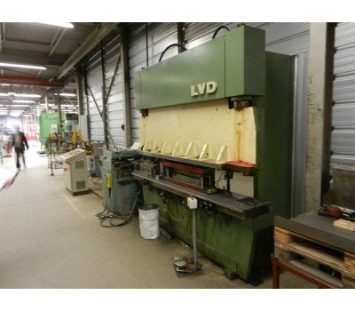 Dimeco decoil./ straight/ feeder, LVD punchpress