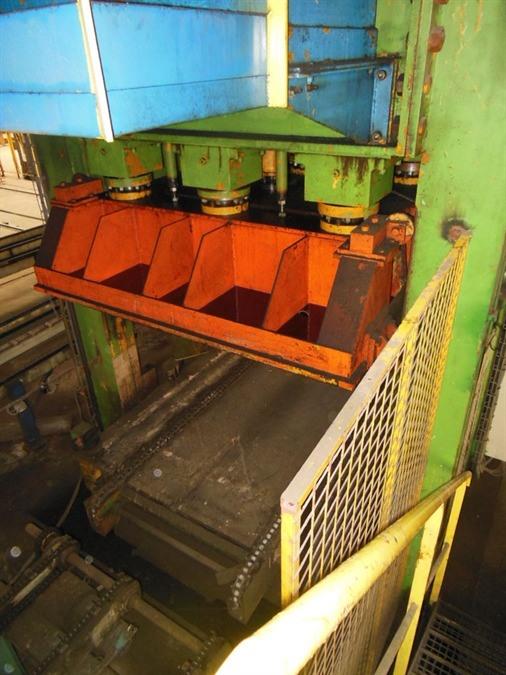 Becker panel press, 650 ton