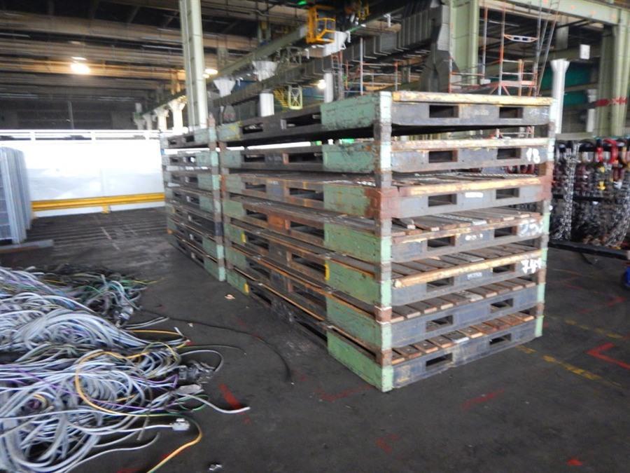 Steel pallets, 3200 x 1600 x 200 mm