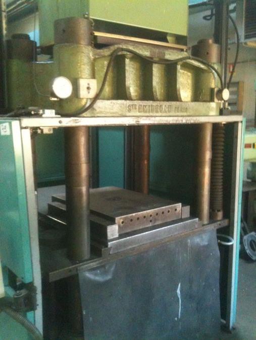 Emidecau press, 400 ton