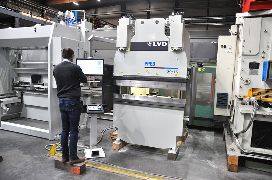 LVD, PPEB 80 т x 1550 мм CNC