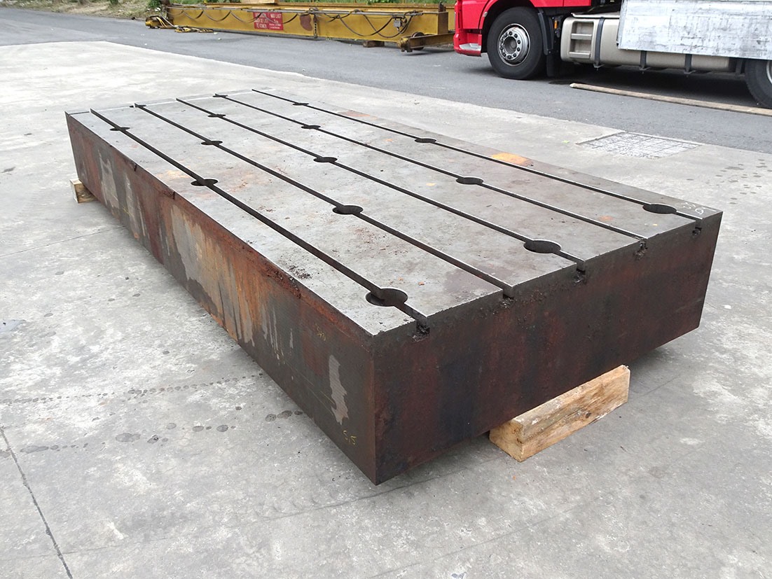 T-slot Table, 3900 x 1600 x 500 mm