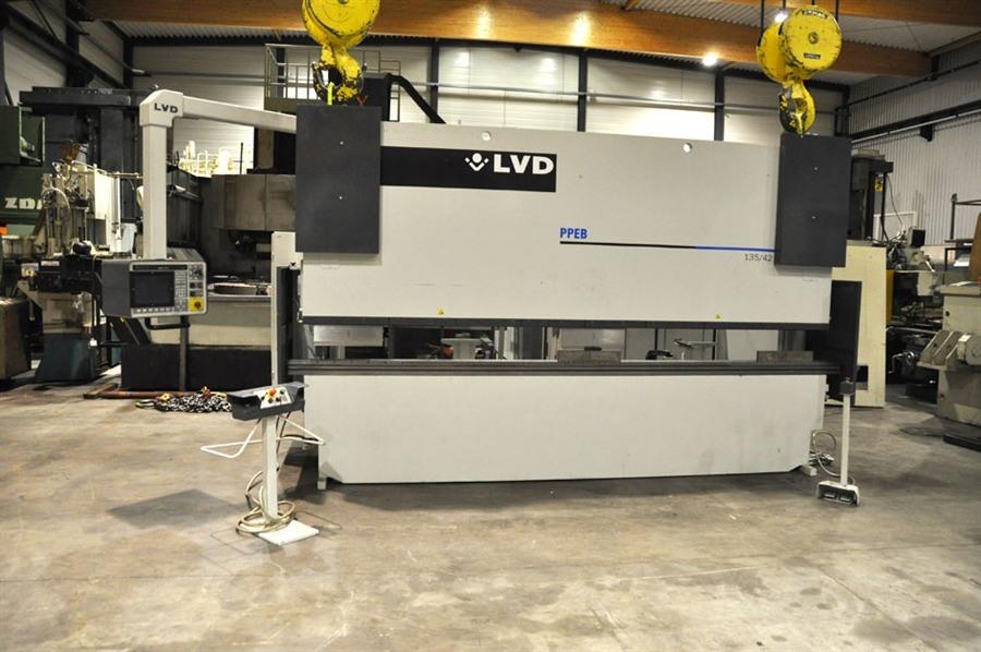 LVD PPEB, 135 т x 4270 мм CNC