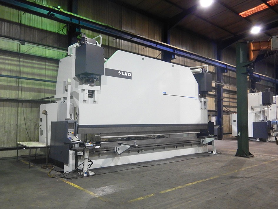 LVD, PPEB-H 1000 т x 8100 мм CNC