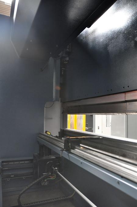 Durma AD-S, 320 ton x 4100 mm CNC