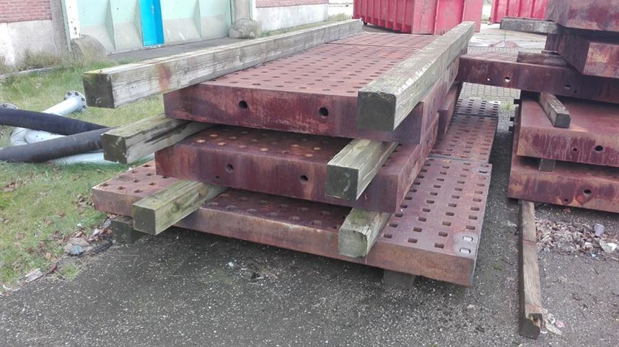 Large clamping table, 13 000 x 4000 mm