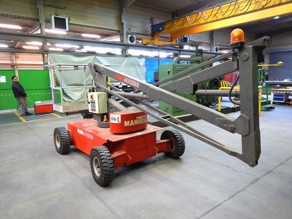 Manitou, 120 AE