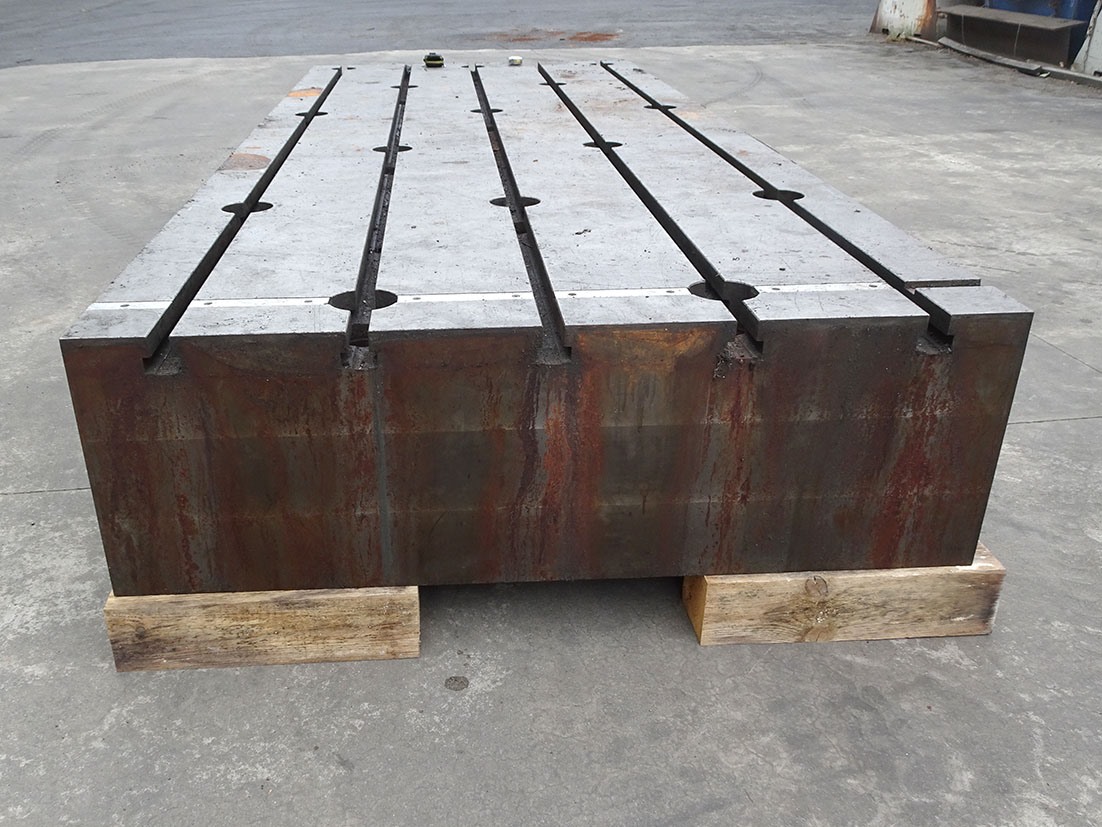 T-slot Table, 3900 x 1600 x 500 mm