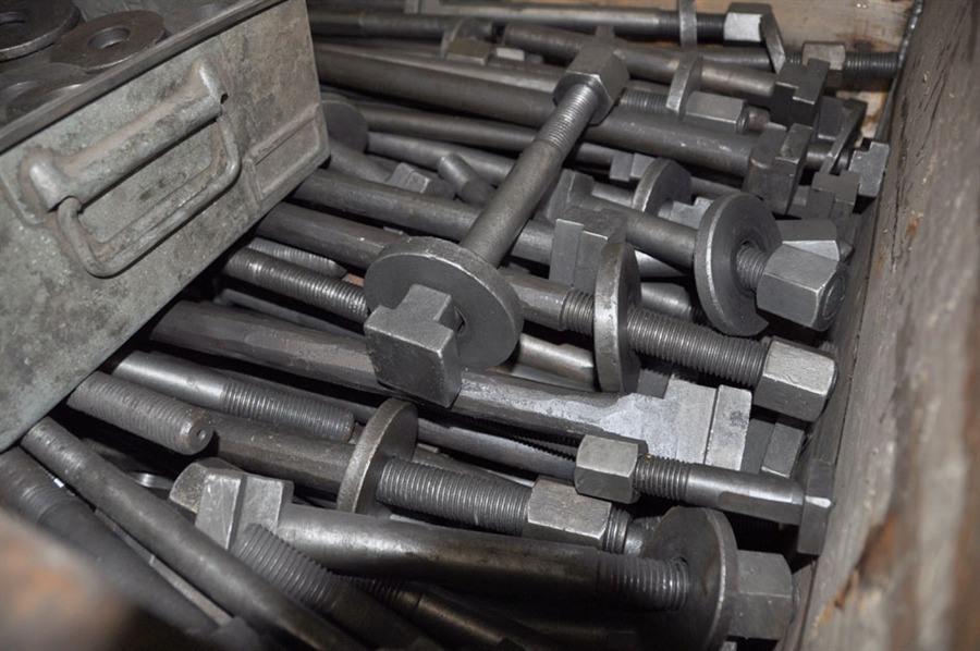 Clamping elements, for workpieces