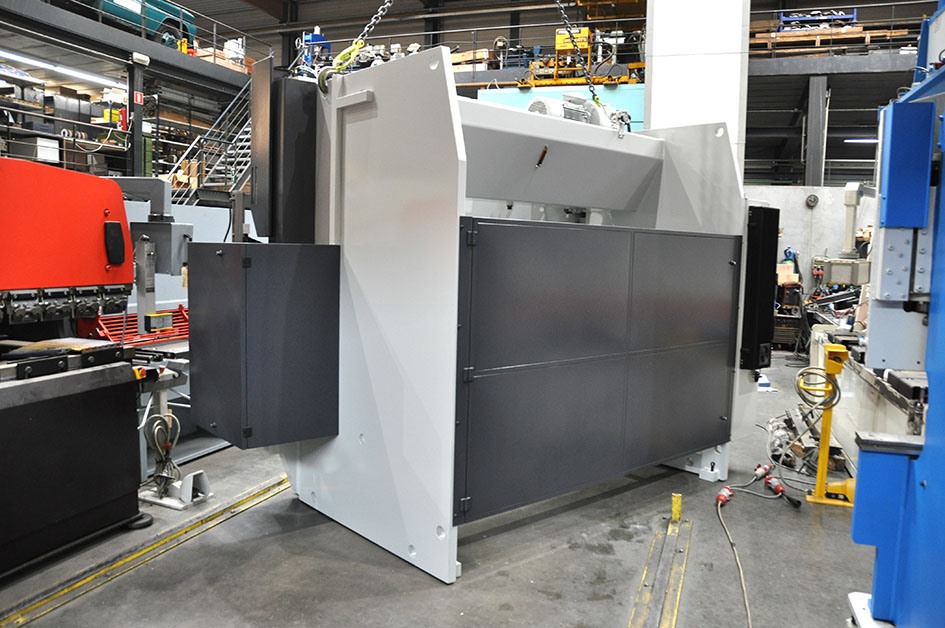 LVD PPEB, 135 т x 3100 мм CNC