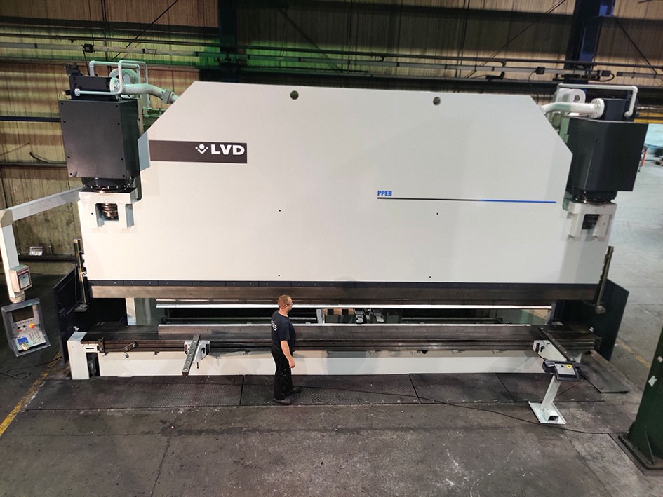 LVD, PPEB-H 1000 т x 8100 мм CNC