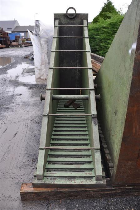 Clamping bracket, 3000 x 800 x 2100 mm