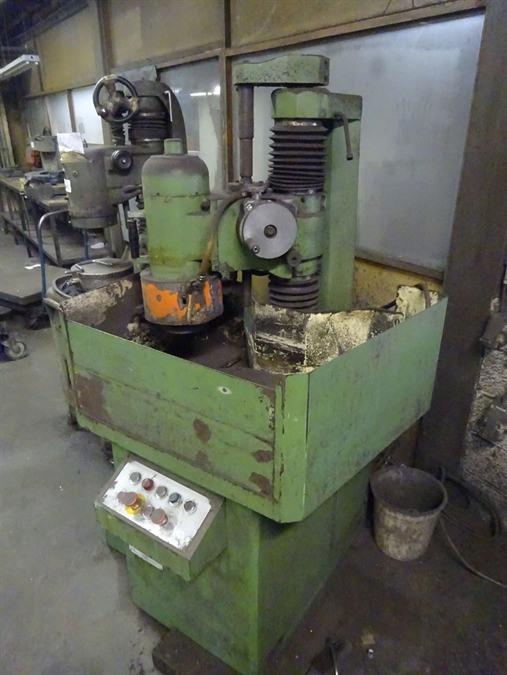 VAM 400R/V, punch/tool grinder