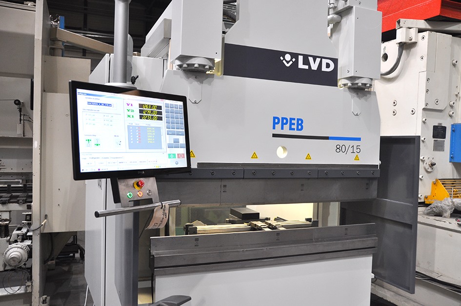 LVD, PPEB 80 т x 1550 мм CNC