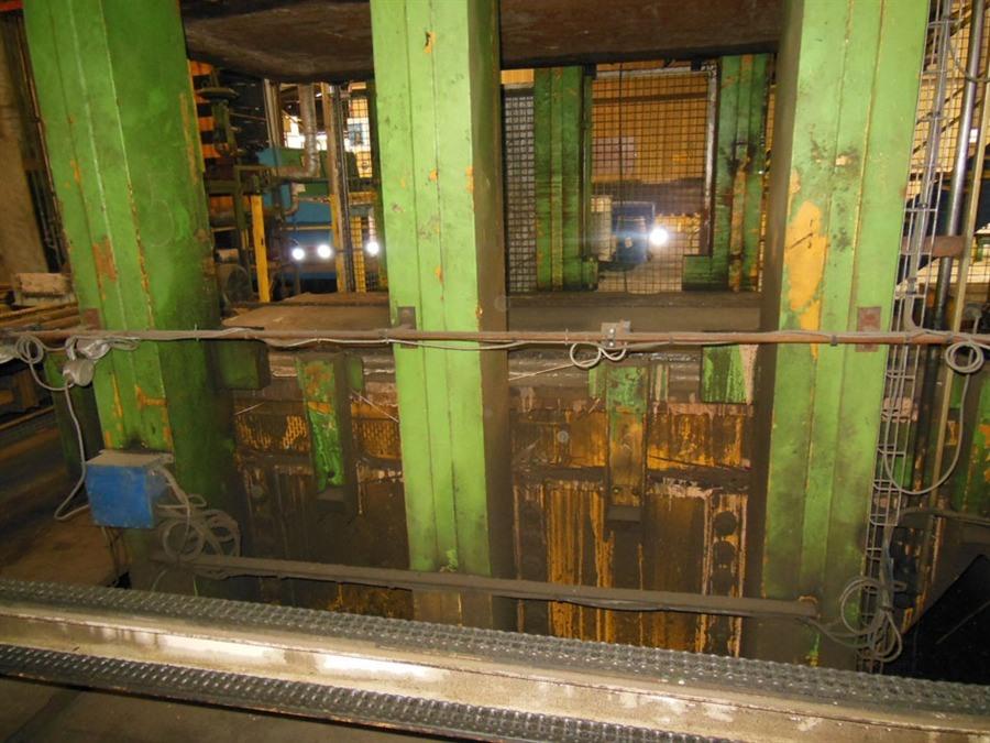 Becker panel press, 650 ton