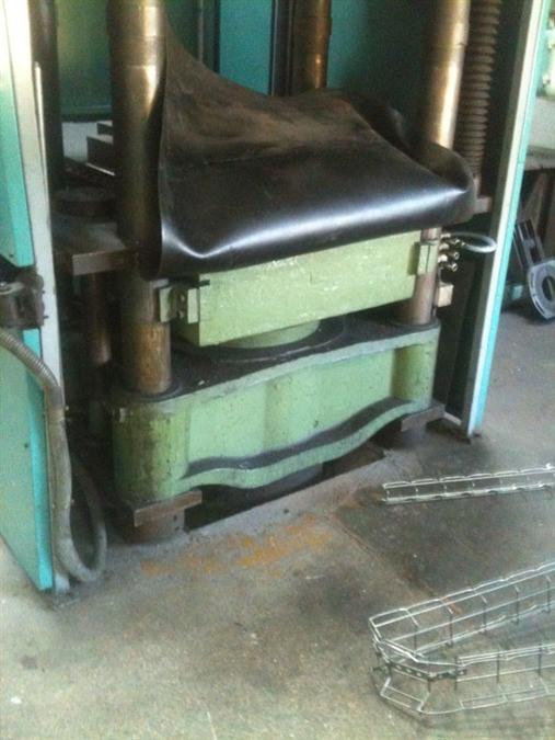 Emidecau press, 400 ton