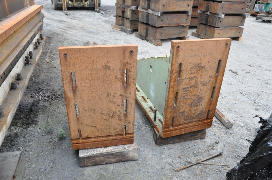 Clamping bracket, 2090