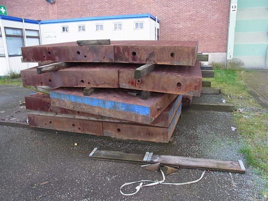 Large clamping table, 13 000 x 4000 mm