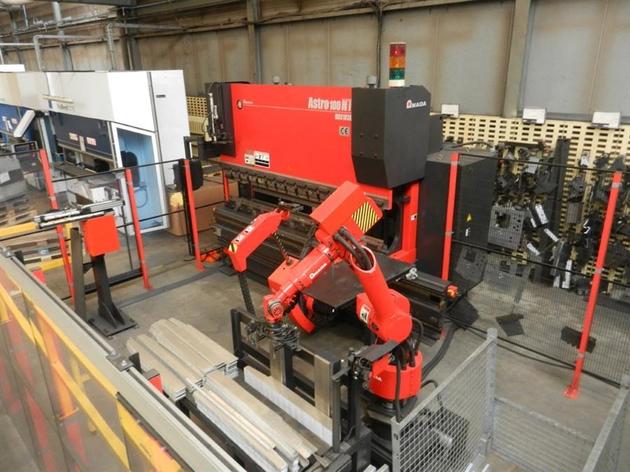 Amada, Astro 100T x 3220 CNC Robot bending Cell