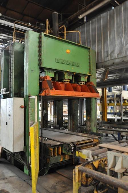 Becker panel press, 650 ton