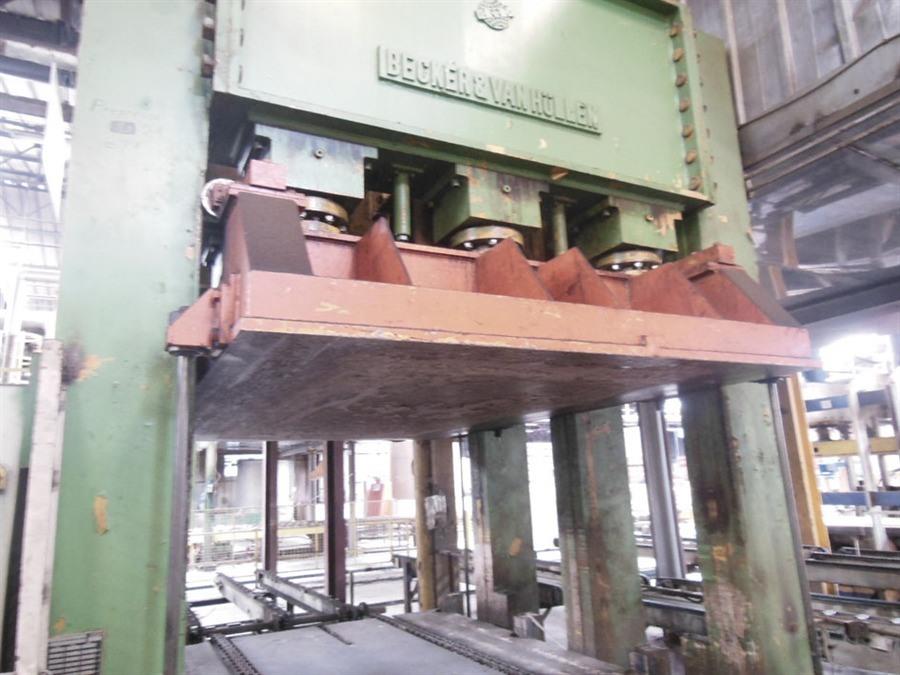 Becker panel press, 650 ton