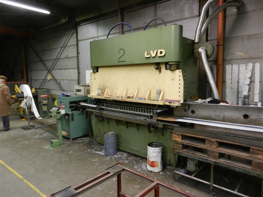 Dimeco decoil./ straight/ feeder, LVD punchpress