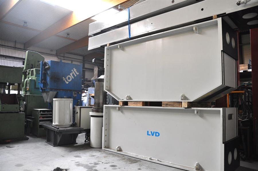 LVD 600 ton, Dish end forming press