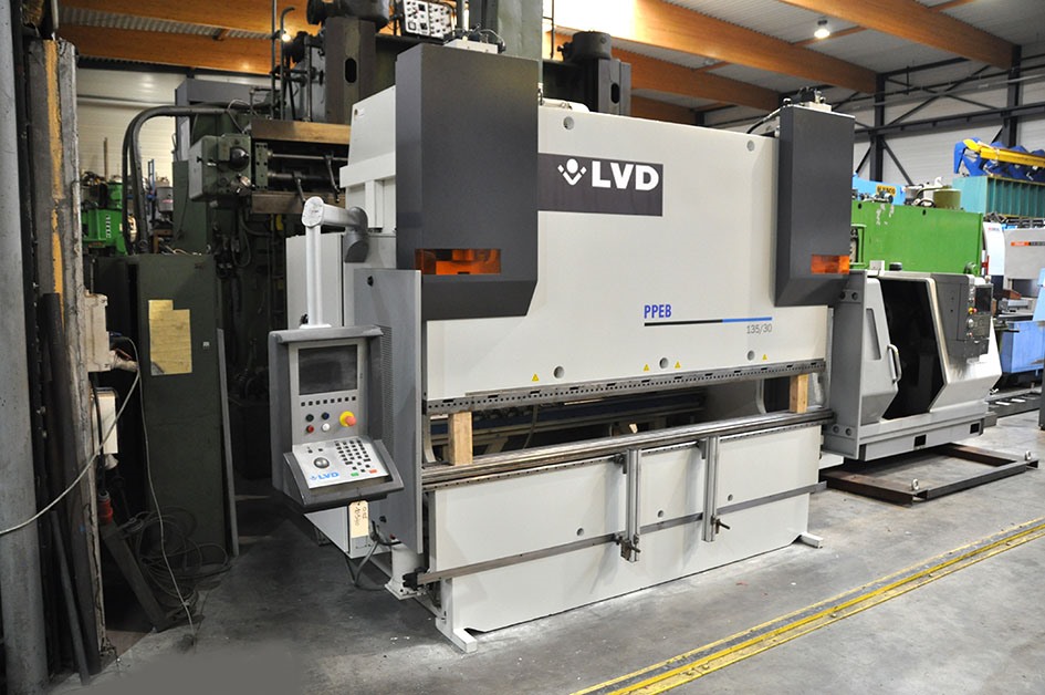 LVD, PPEB 135 т x 3100 мм CNC