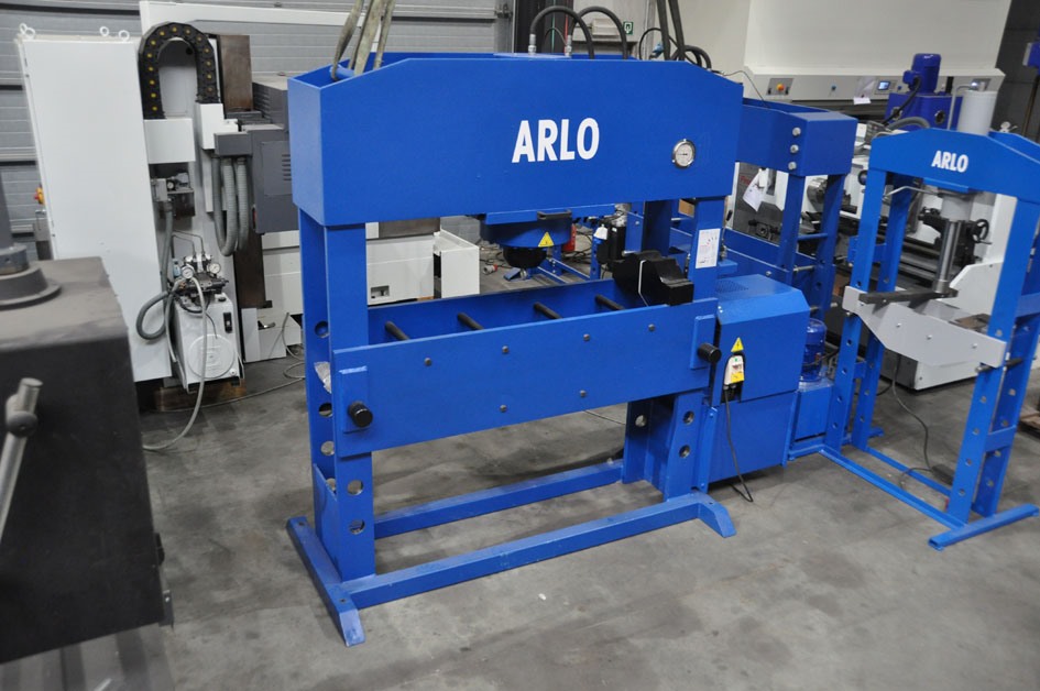 Arlo, 200 ton / 1570 Vario