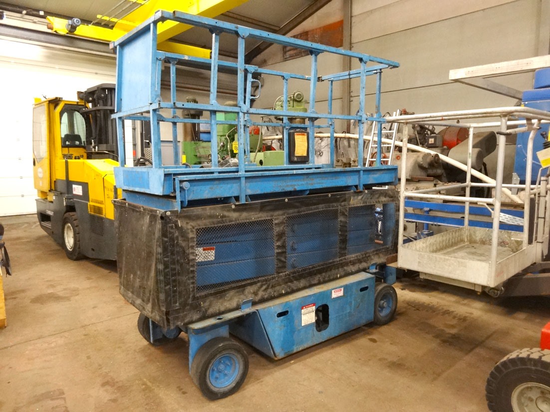 Grove, scissor lift