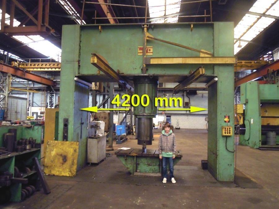 LVD 600 ton, Dish end forming press