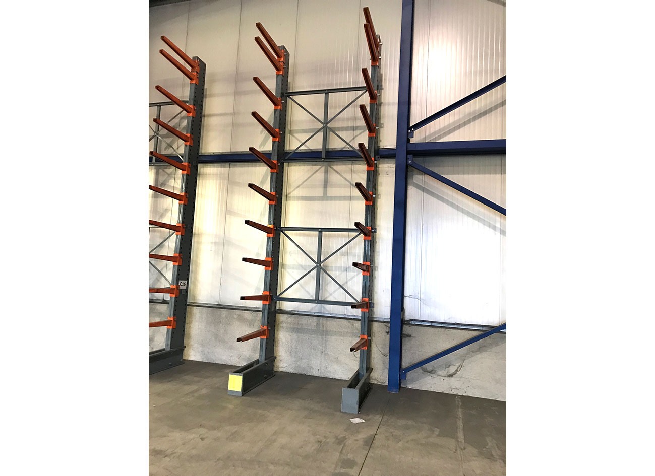 Elvedi, industrial racks