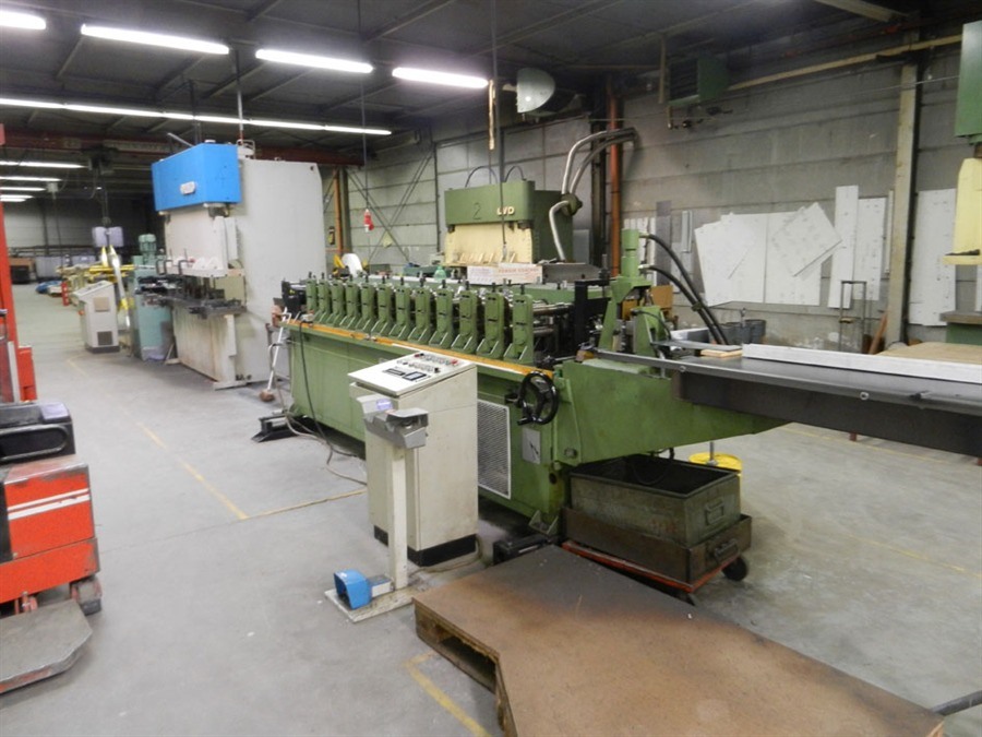 Dimeco decoil./ straight, LVD punchpress + rollforming