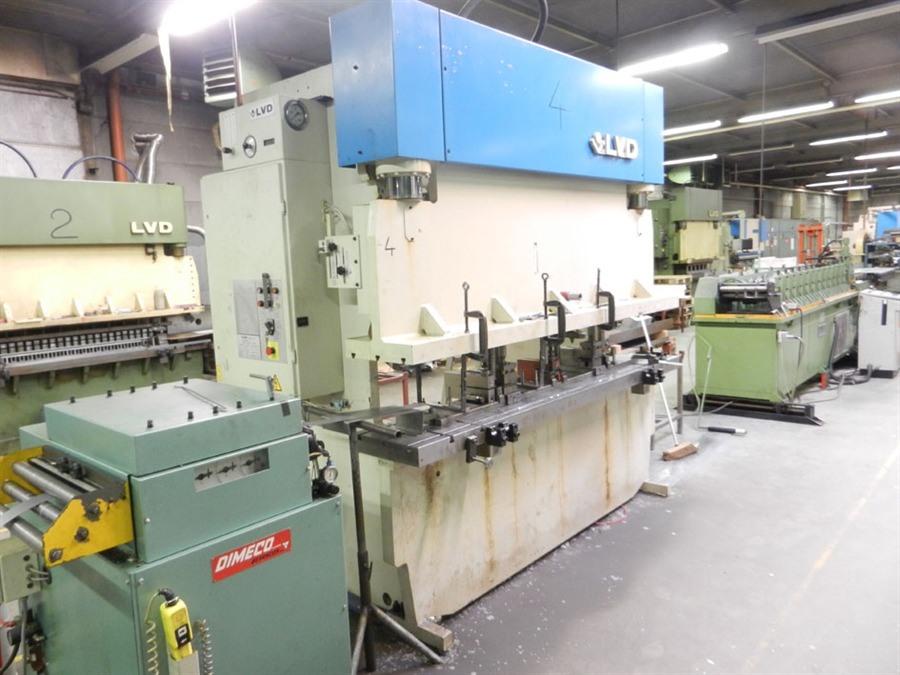 Dimeco decoil./ straight, LVD punchpress + rollforming