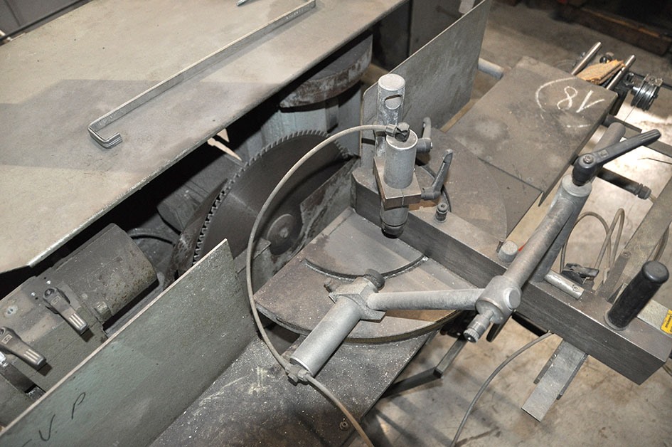 Schüco, notching saw