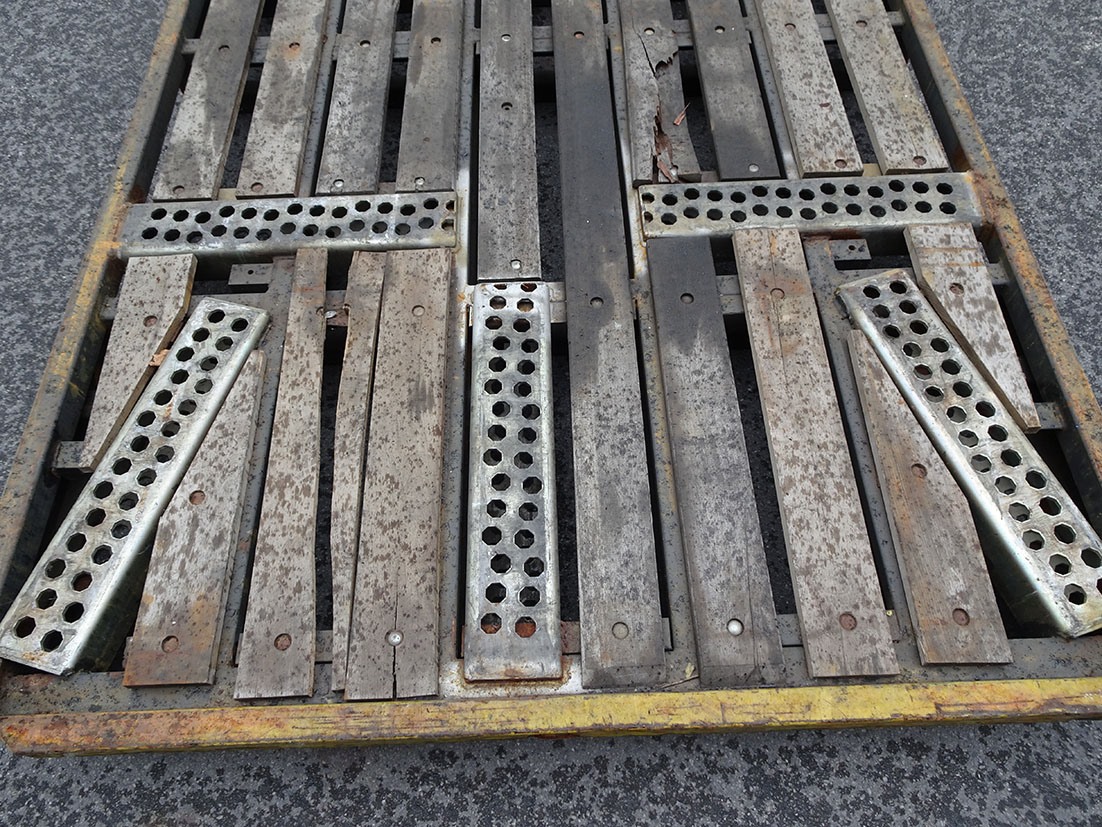 Steel pallets, 3200 x 1600 x 200 mm