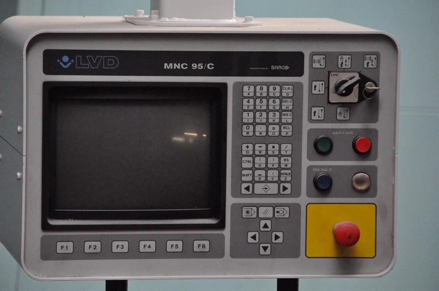 LVD PPEB, 80 т x 2500 мм CNC