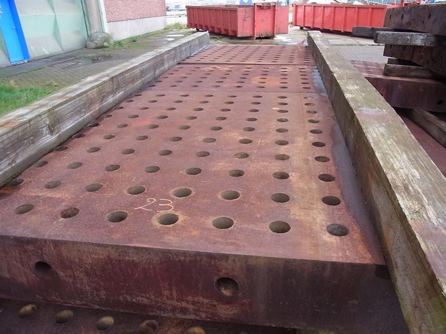 Large clamping table, 13 000 x 4000 mm