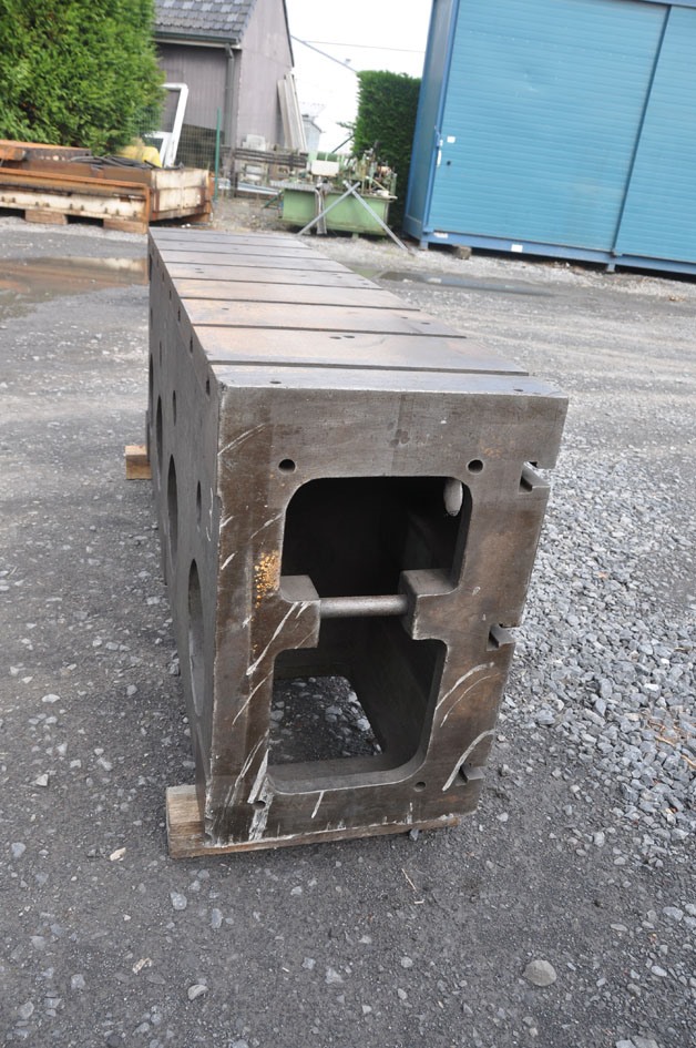 Clamping bloc, 1980 x 800 x 500 mm