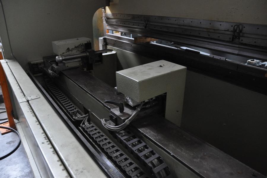 Safan PLCS, 225 ton x 3200 mm CNC