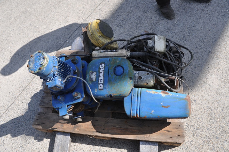 Demag, chain hoist 1 ton