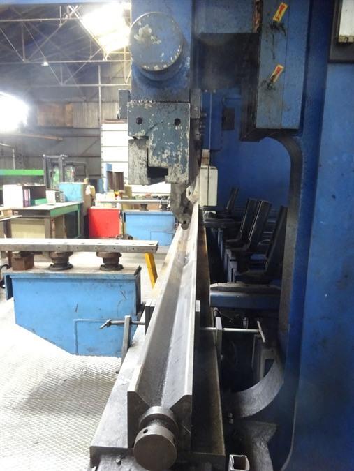 Haco HSDY, 800 т x 6100 мм CNC