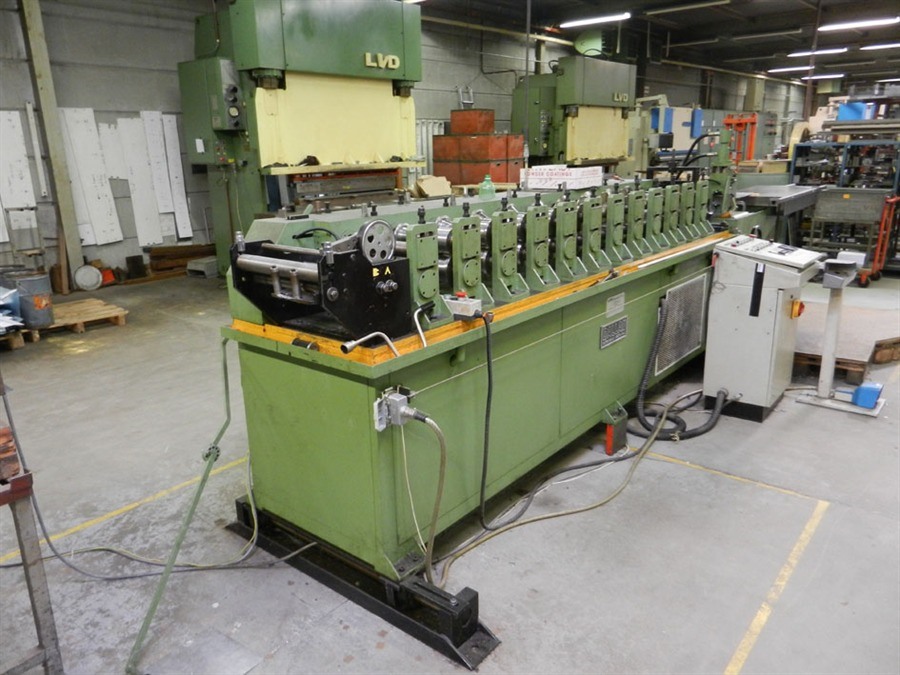 Dimeco decoil./ straight, LVD punchpress + rollforming