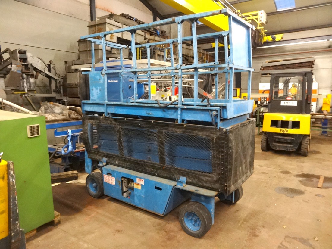 Grove, scissor lift