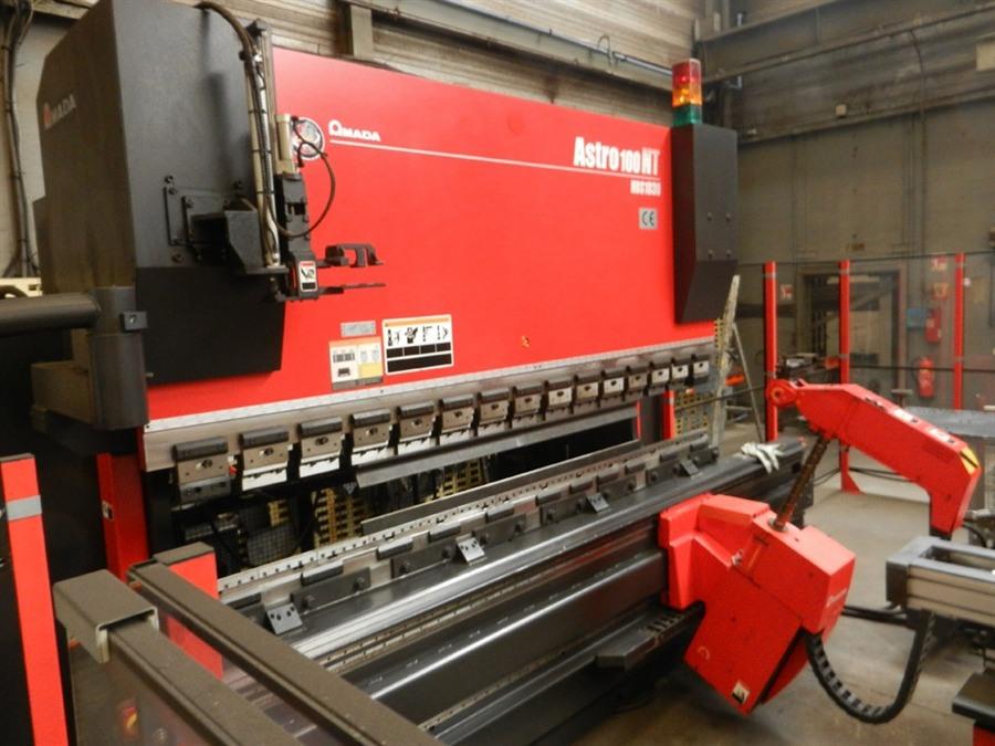 Amada, Astro 100T x 3220 CNC Robot bending Cell