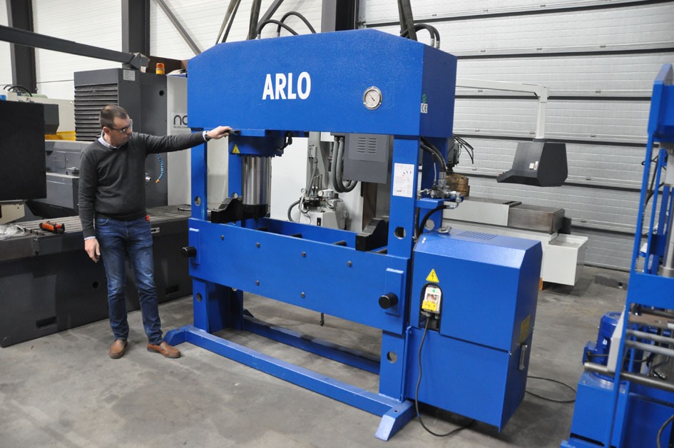 Arlo, 200 ton / 1570 Vario